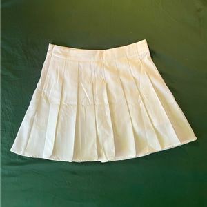 White pleated skirt from Shein size M